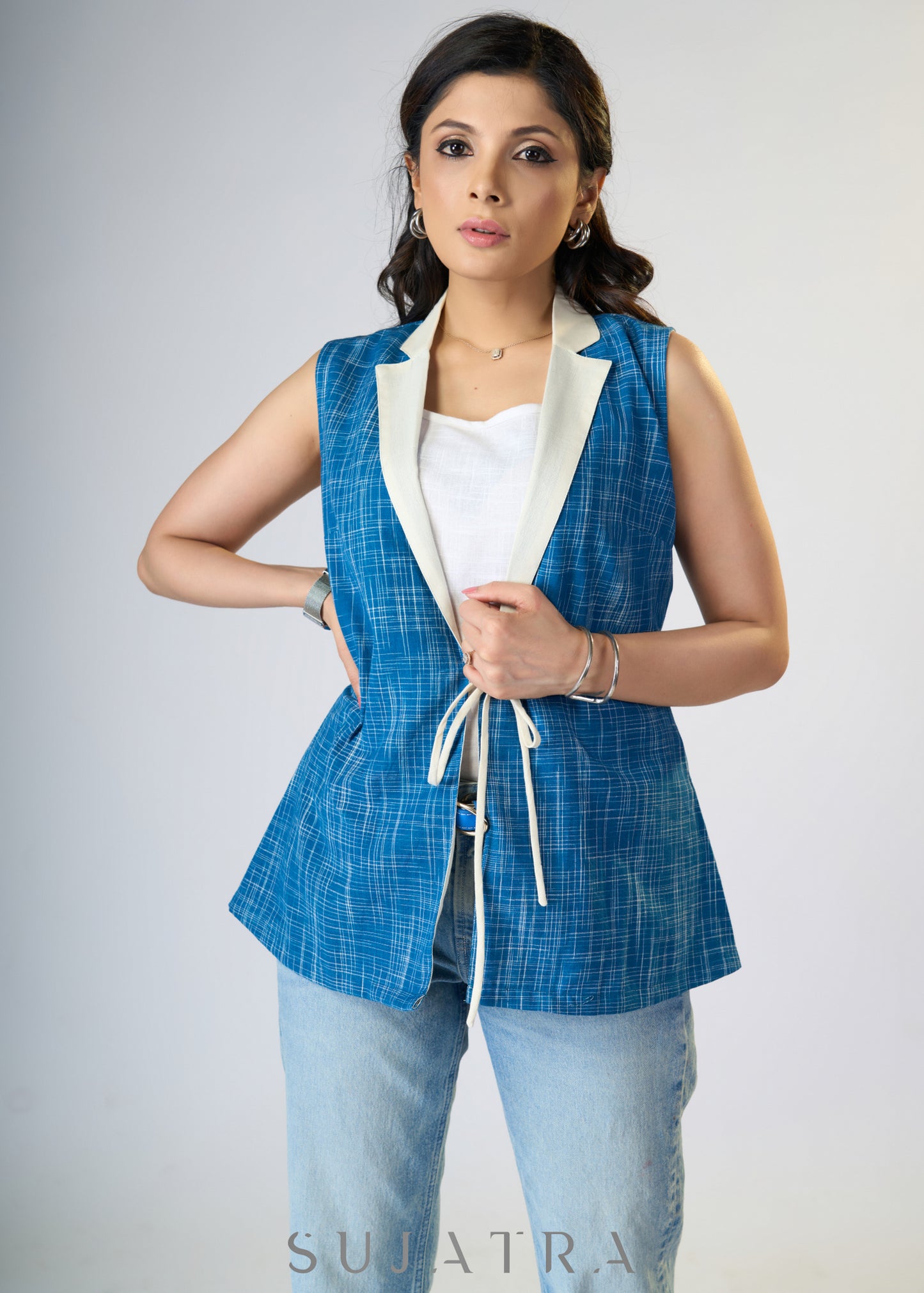 Smart Blue cotton checks sleeveless collared top with front tie-ups & Inner