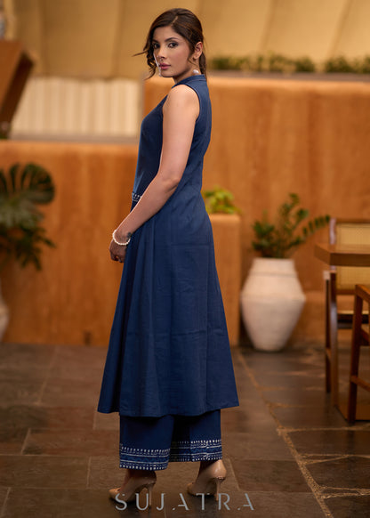Stylish Navy blue cotton sleeveless kurta with pockets & pant - Stole optional