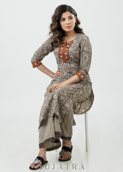 Dussehra Sale — Trendy Grey Cotton Block Print Kurta With Kutch Mirror Work - Pant Optional