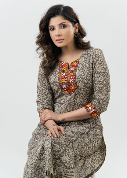 Dussehra Sale — Trendy Grey Cotton Block Print Kurta With Kutch Mirror Work - Pant Optional