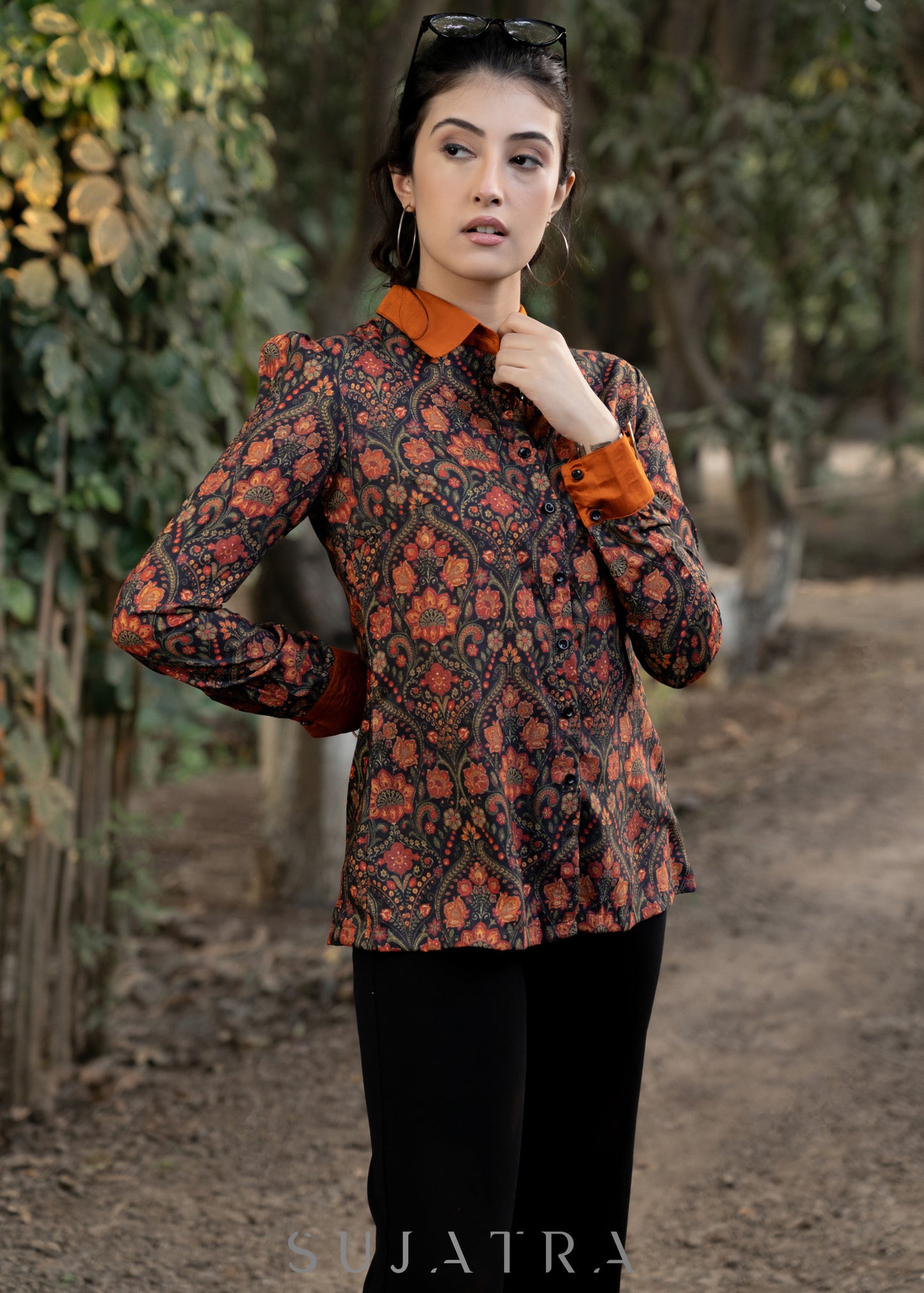 Elegant Black Muslin Shirt with Floral Print and Contrast Collar