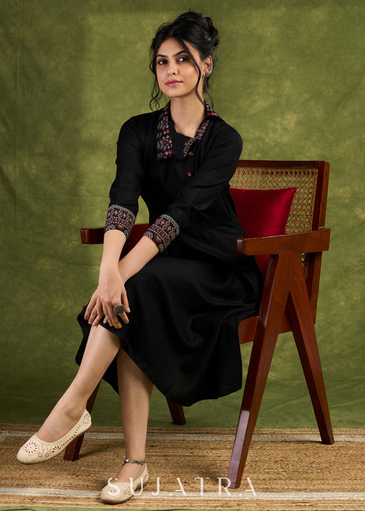 Sophisticated Black Rayon Dress With Printed Collar And Cuffs
