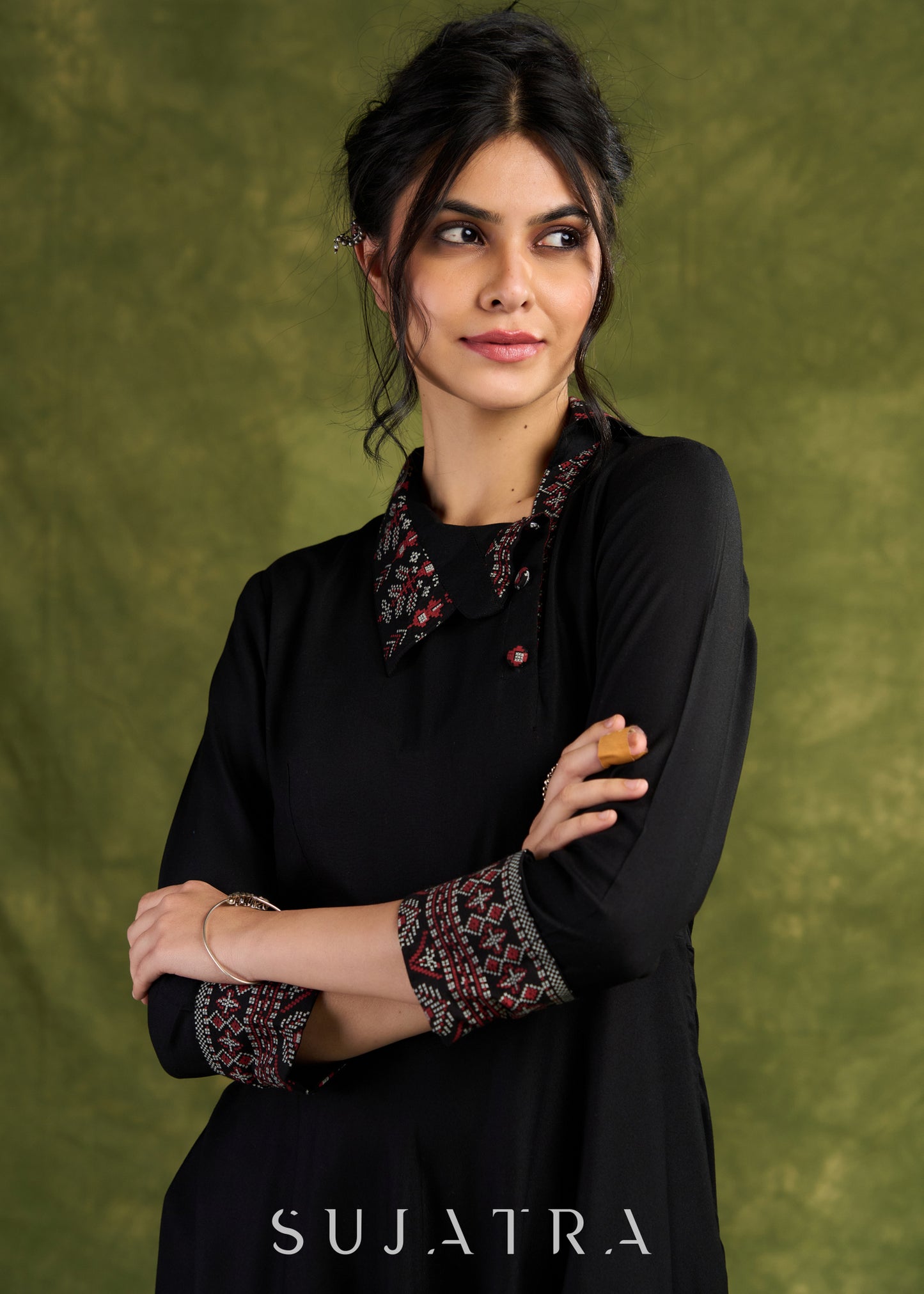 Sophisticated Black Rayon Dress With Printed Collar And Cuffs