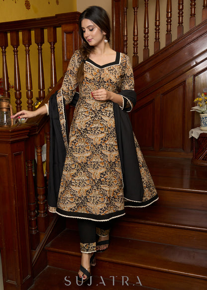Black Kalamkari anarkali kurta with delicate lace highlights