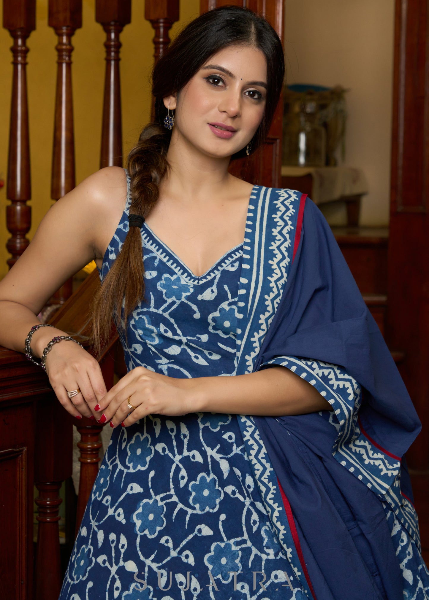 Stylish sleeveless indigo anarkali kurta