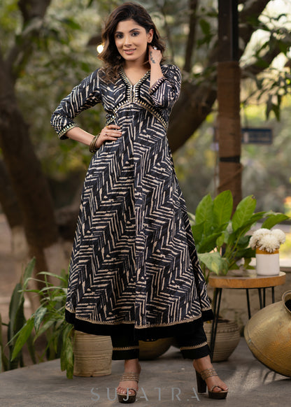 Hand embroidered Rayon printed empire line kurta