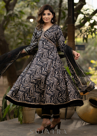 Hand embroidered Rayon printed empire line kurta