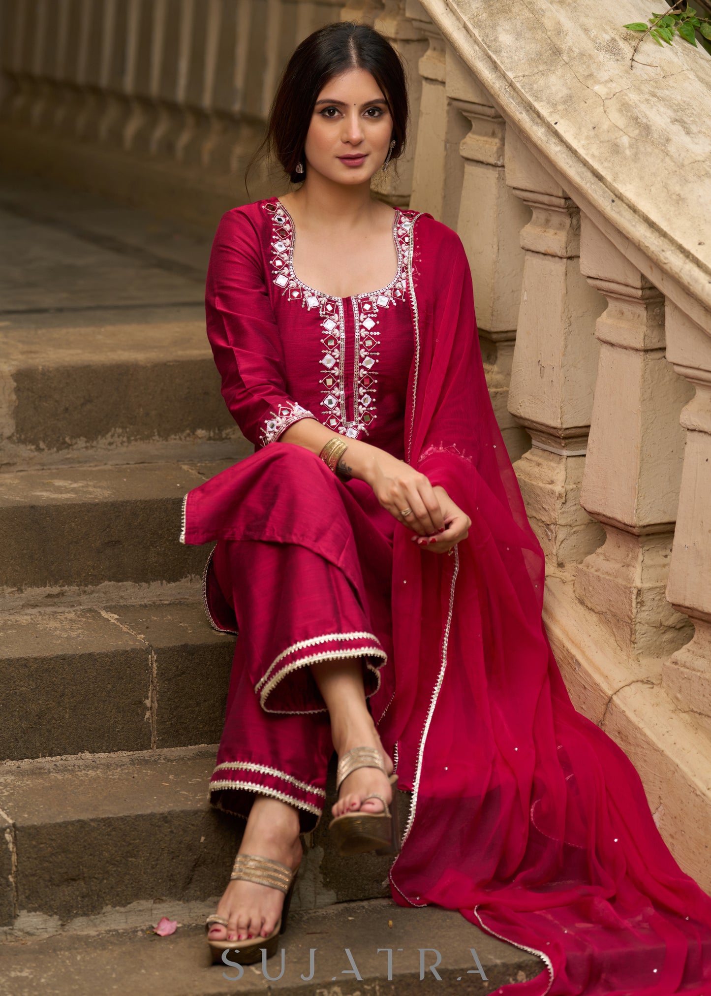 Magenta hand-embroidered silk blend kurta