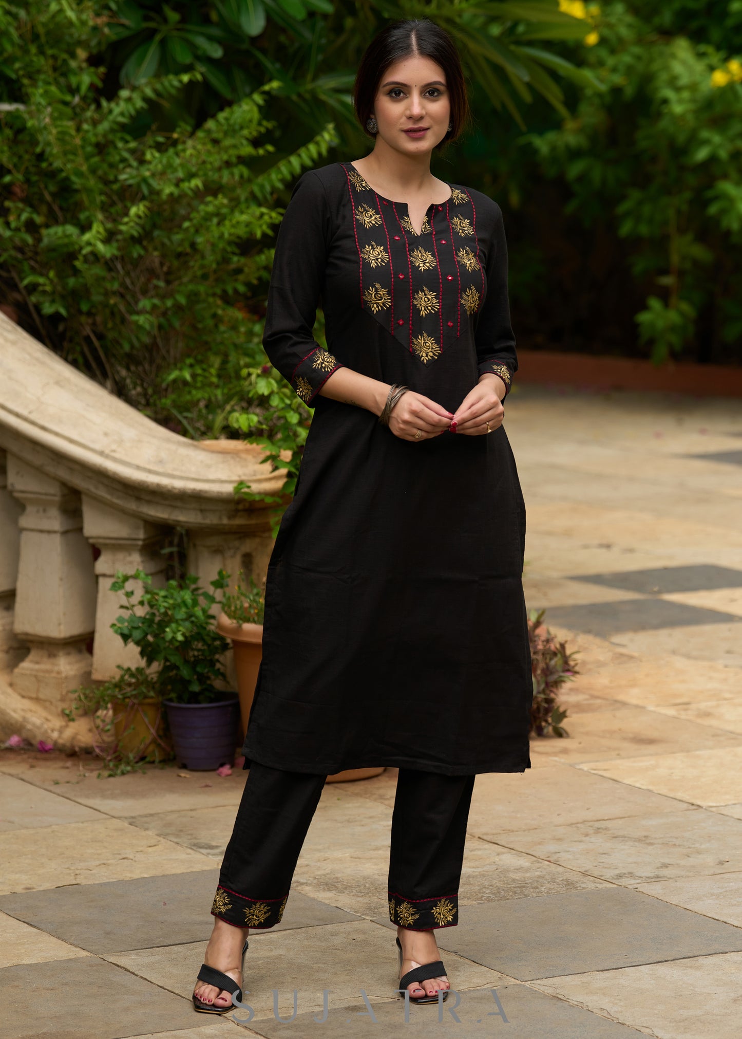 Elegant Black embroidered cotton kurta