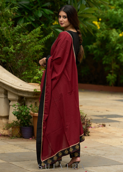 Elegant Black embroidered cotton kurta