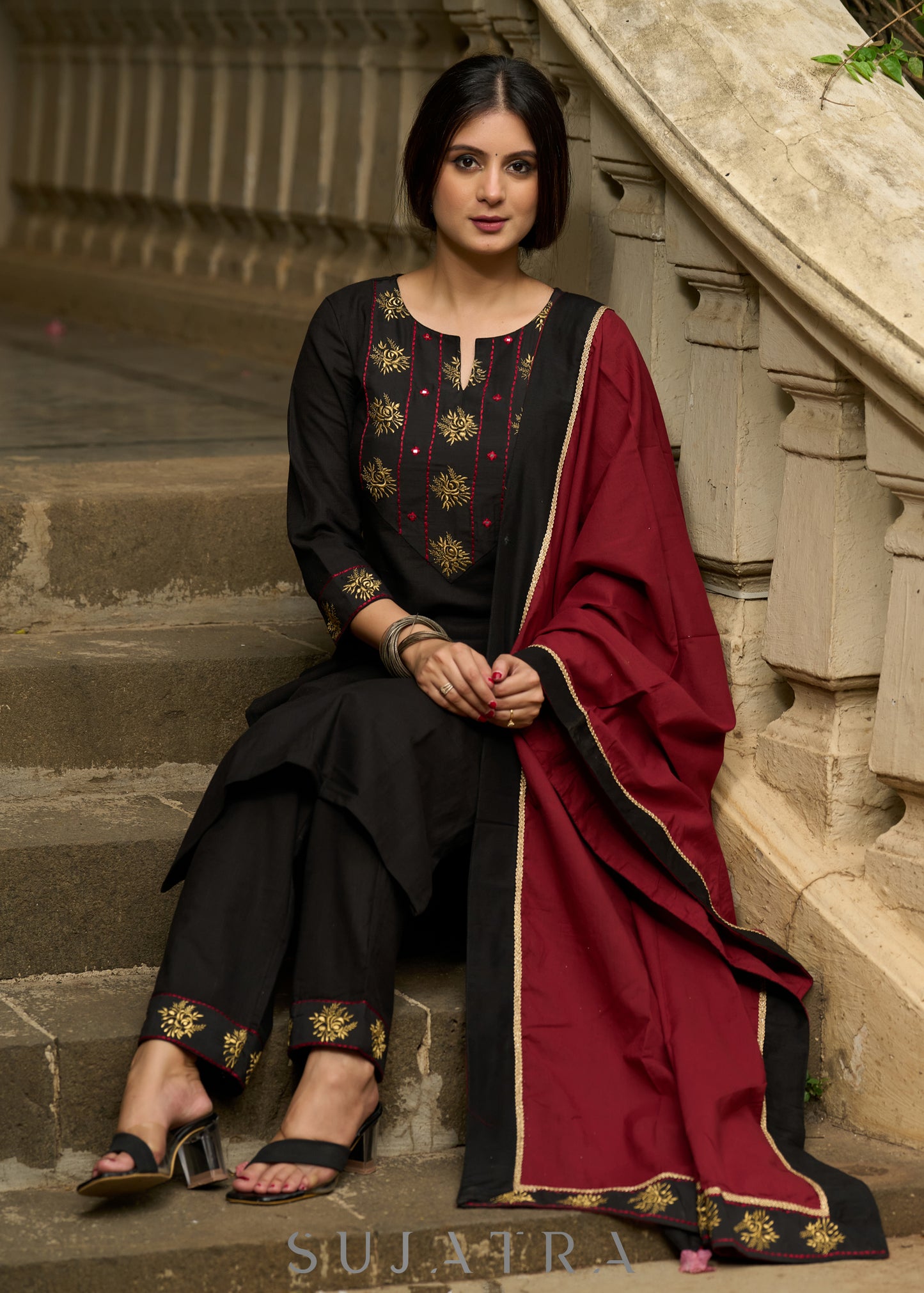 Elegant Black embroidered cotton kurta