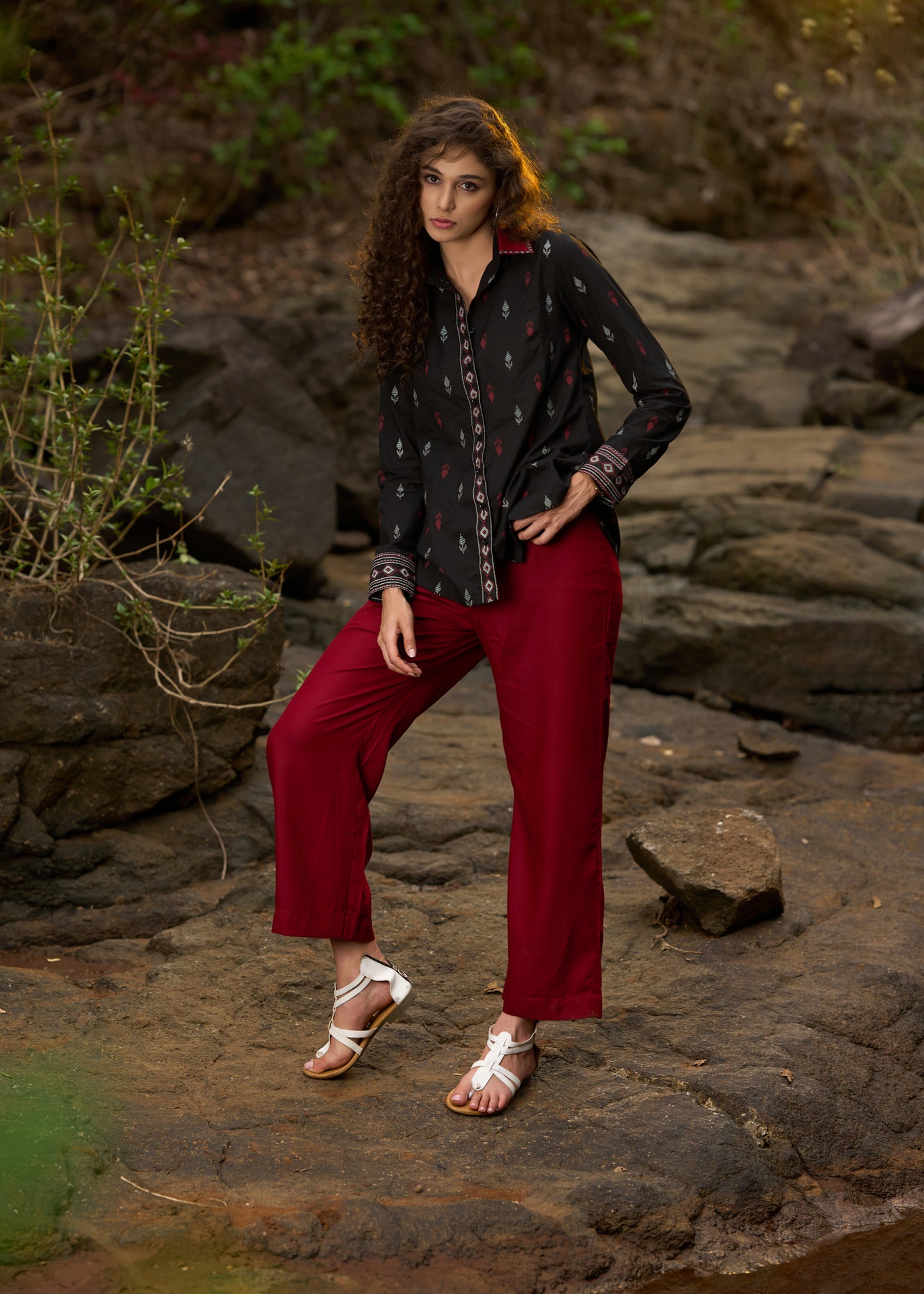 Graceful Block printed black shirt with contrast collar