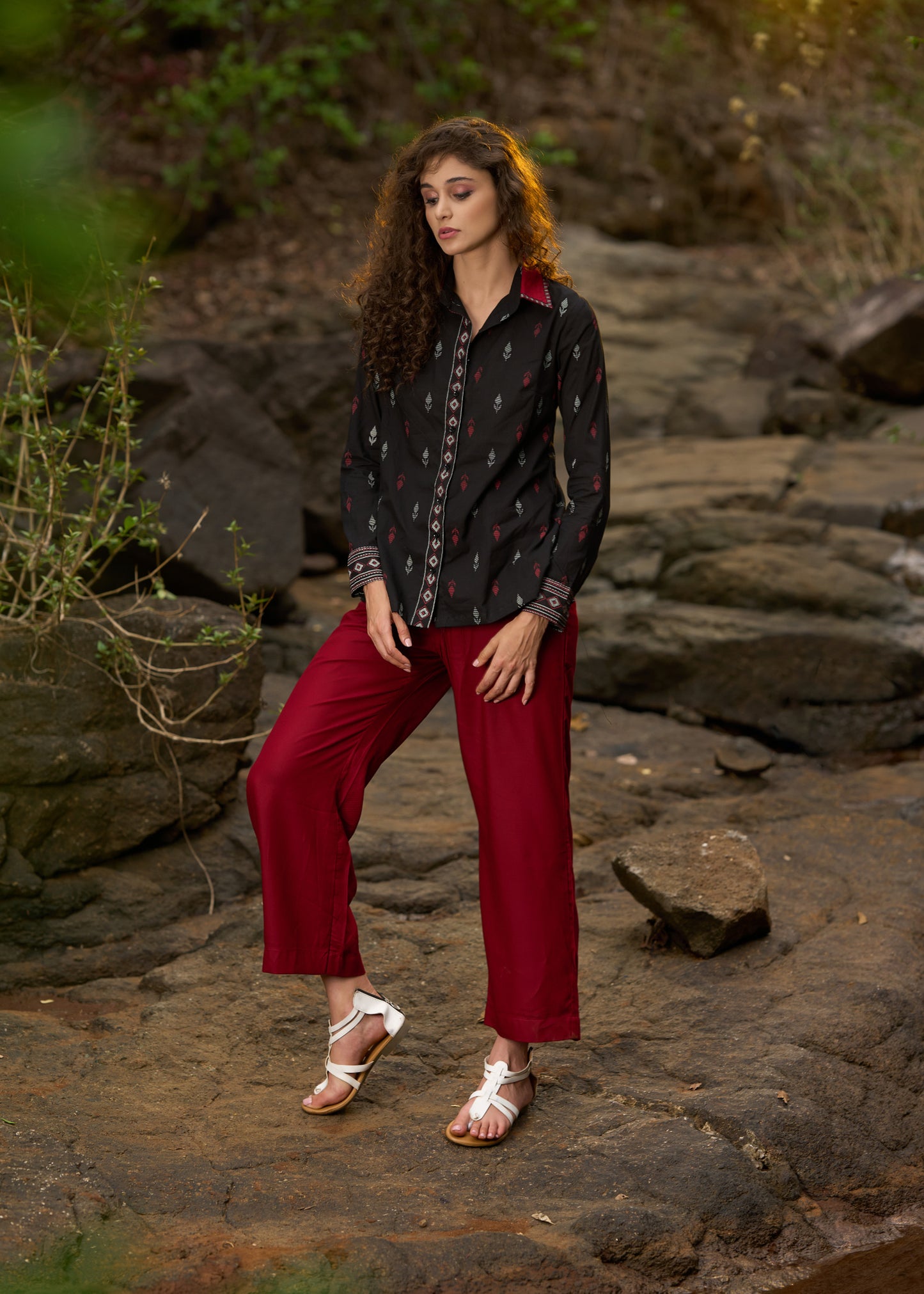 Graceful Block printed black shirt with contrast collar