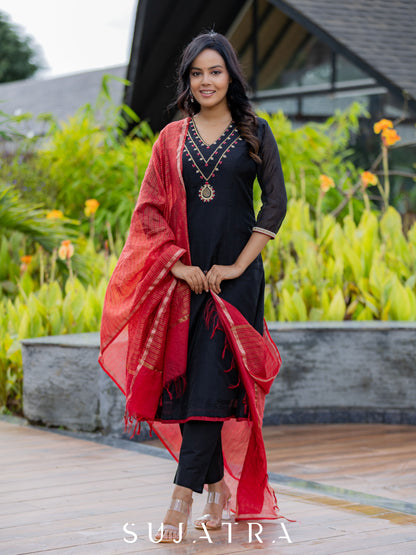 Raatrani Intricate Hand Embroidered Chanderi Silk Kurta