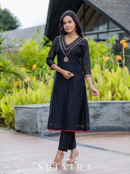Raatrani Intricate Hand Embroidered Chanderi Silk Kurta