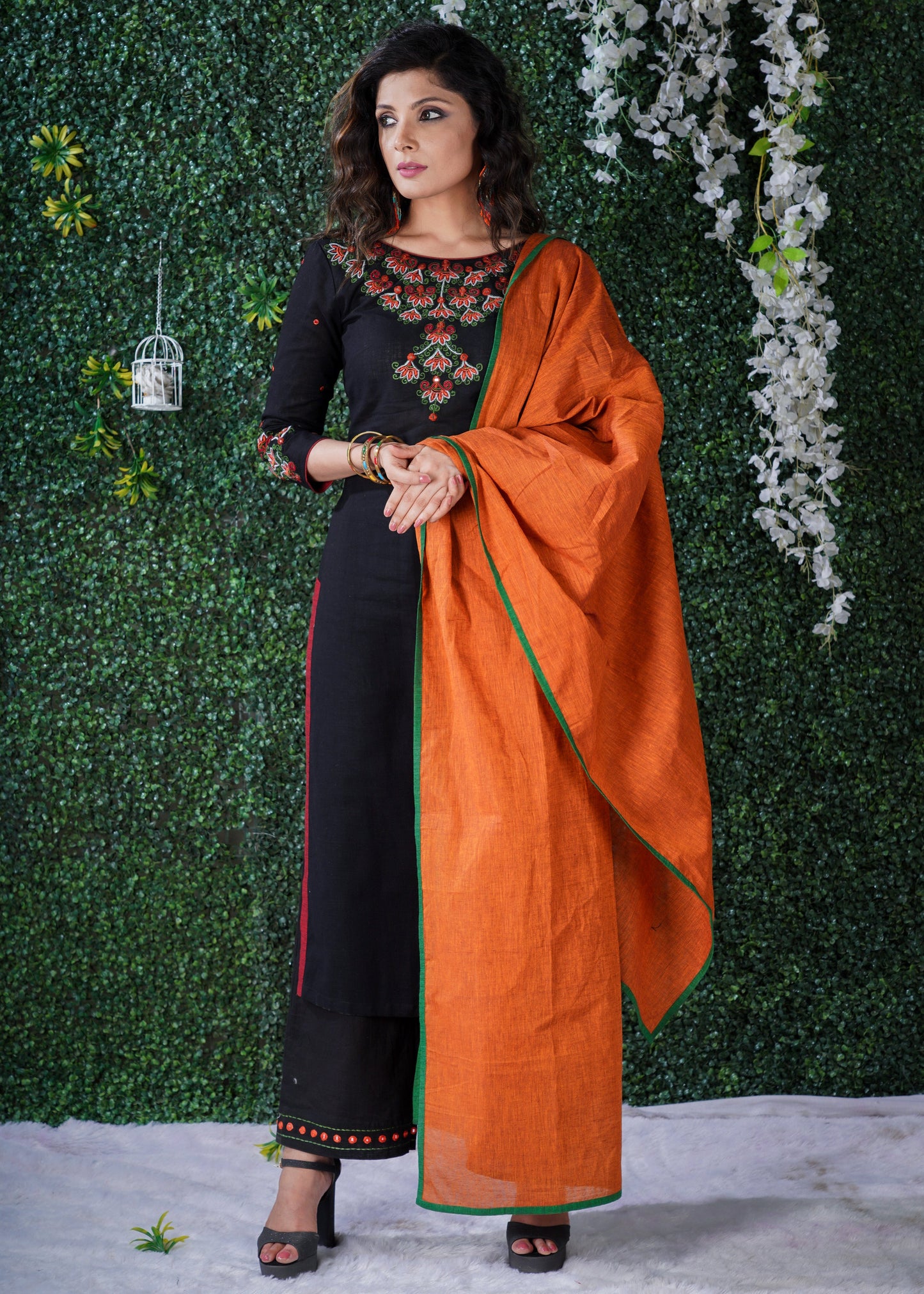 Pant with Embroidery