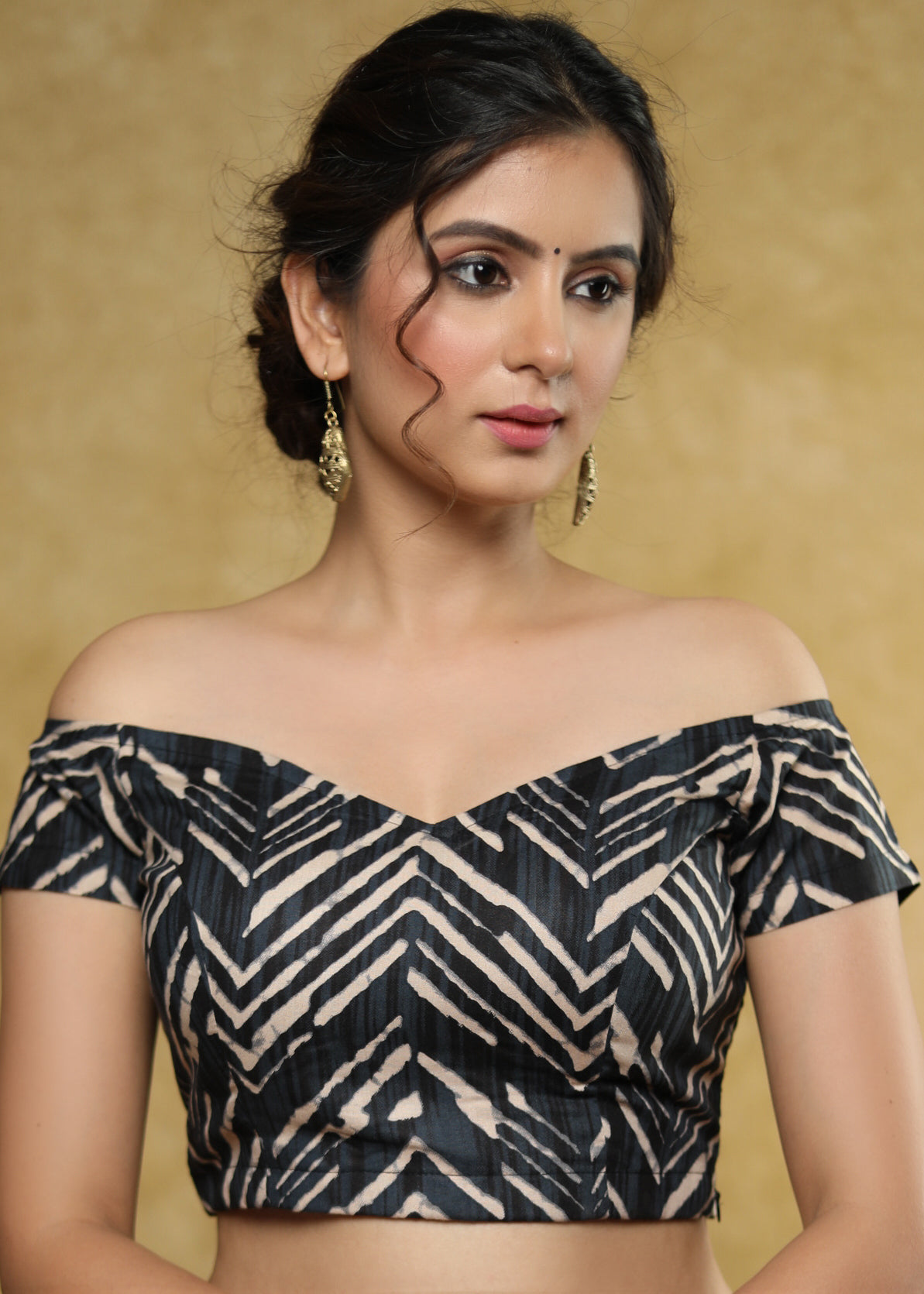 Beautiful black lines printed off-shoulder blouse – Sujatra
