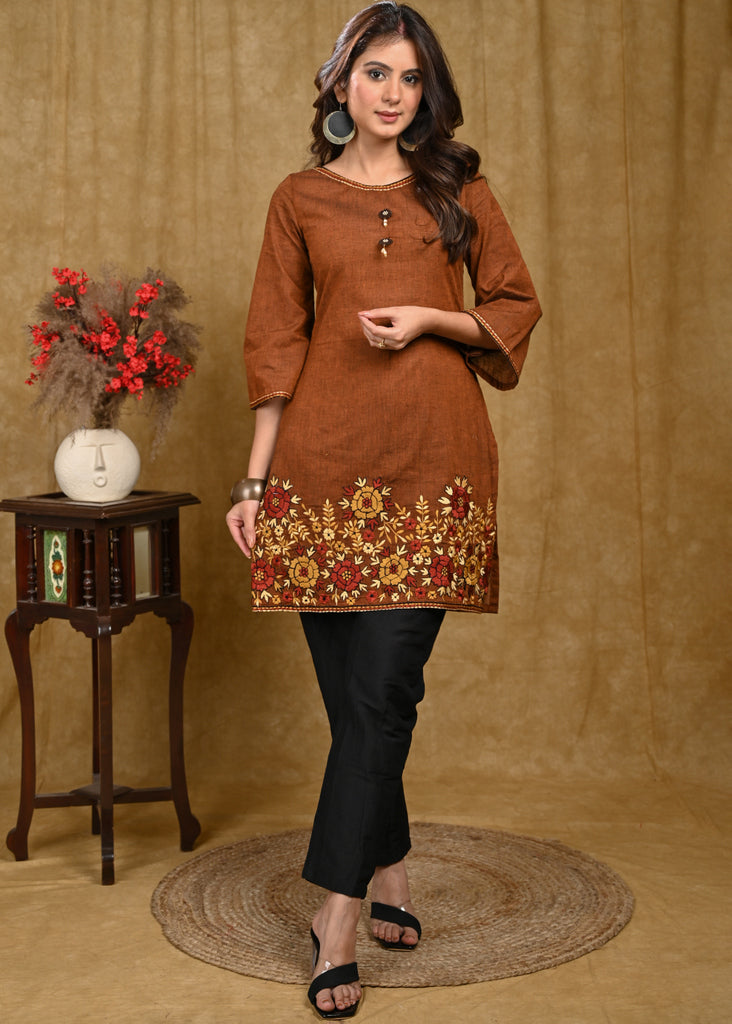 Elegant Handloom Cotton Tunic with Detailed Floral Embroidery on Hemline