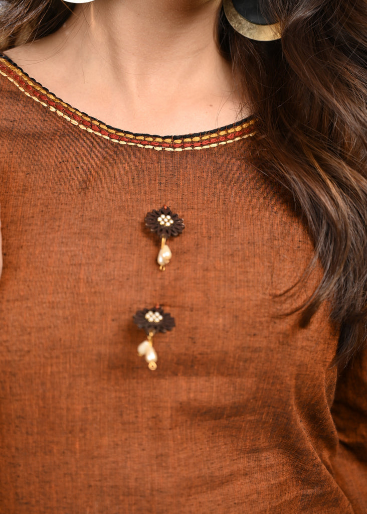 Elegant Handloom Cotton Tunic with Detailed Floral Embroidery on Hemline