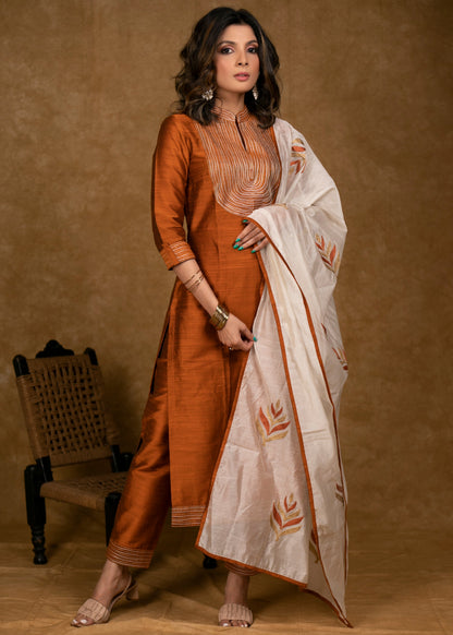 Pant with Embroidery