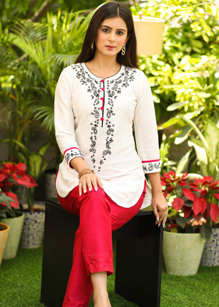 Smart White Cotton Silk Tunic with Black Embroidery