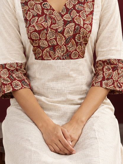 Sleek Maroon Cotton Straight-Fit Pant — seated detail