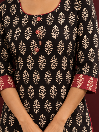 Graceful Maroon Cotton Straight Pant — fabric detail