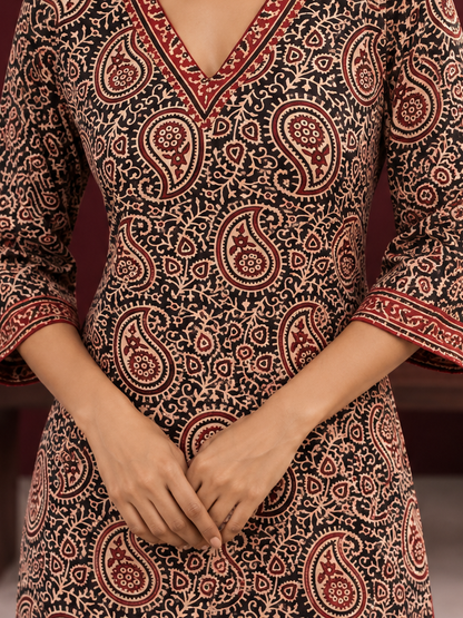 Graceful Maroon Cotton Straight Pant — fabric detail