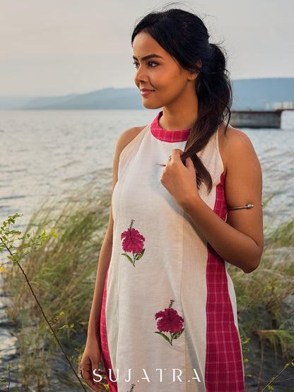 Dussehra Sale — Elegant Off-White Handloom Cotton Kurta with Hibiscus Motifs and Contrast Red Plaid Panels