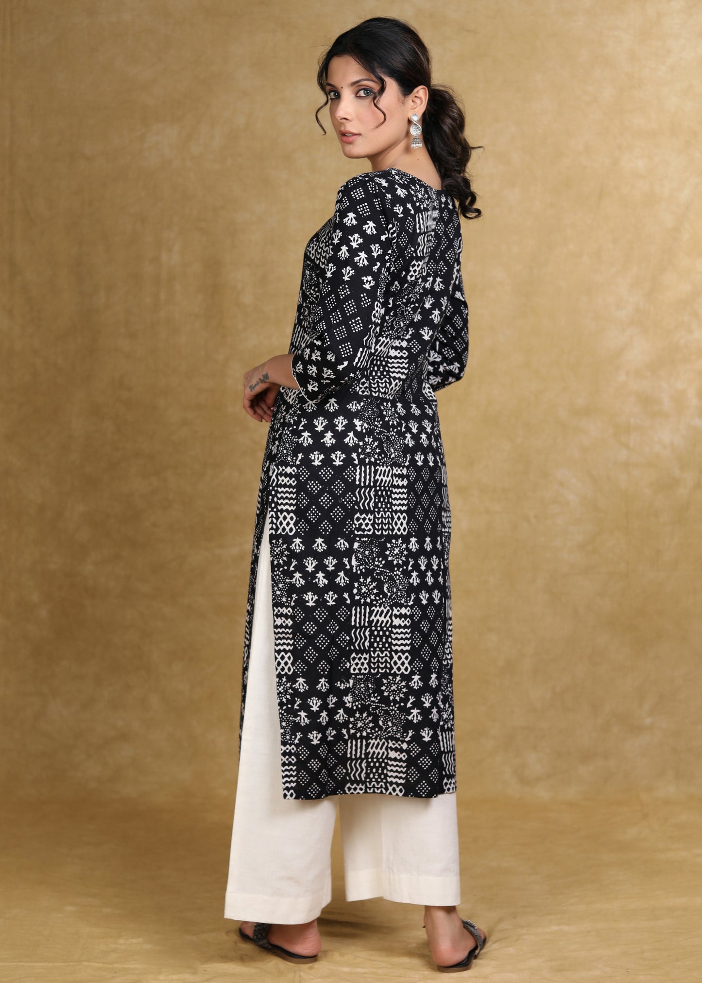 Easy To Wear Cotton Black Patch Work Printed Kurta