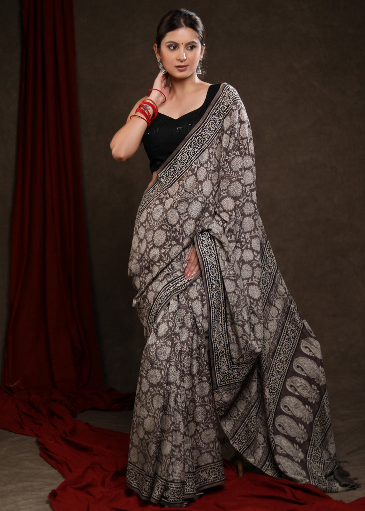 Elegant Fakira Print Cream & Slate Grey Modal Saree