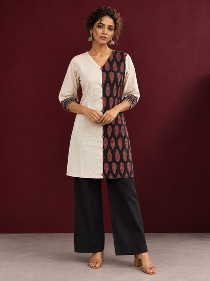 Timeless Off-White Cotton Tunic with Contrast Ajrakh Printed Leaf Panel & Coordinated Zigzag Sleeve Cuffs — front view