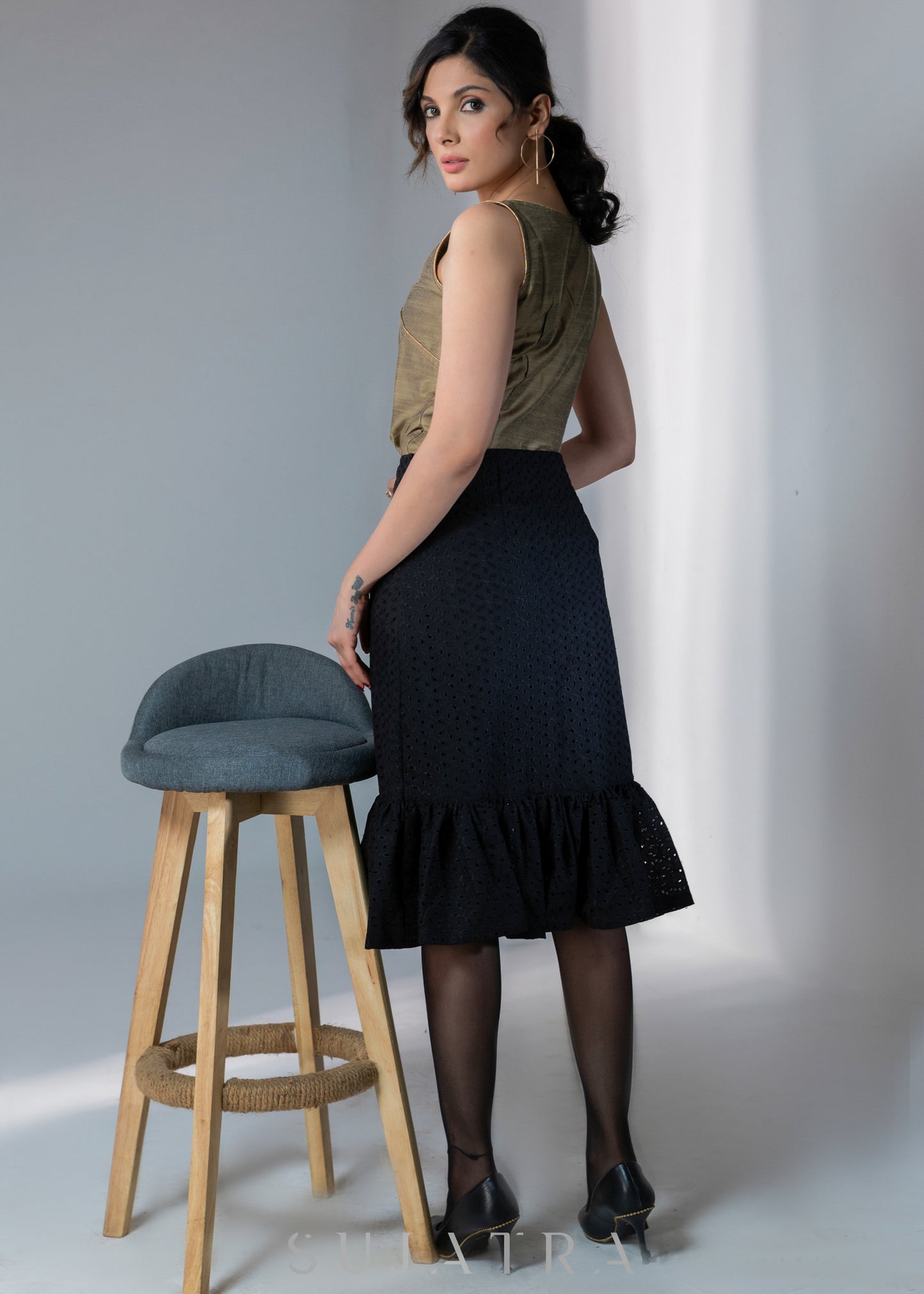 Exclusive black front buttoned hakoba skirt - Top optional