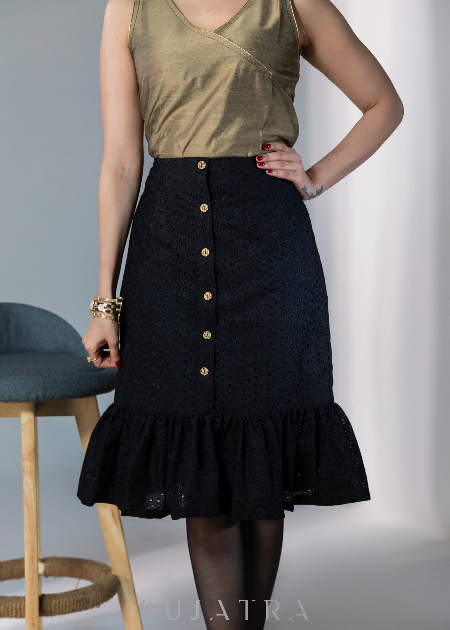 Exclusive black front buttoned hakoba skirt - Top optional