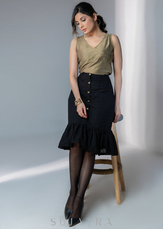 Exclusive black front buttoned hakoba skirt - Top optional
