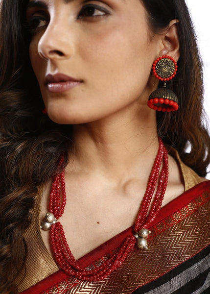 Ruby colored beaded necklace with ghunguru - Sujatra