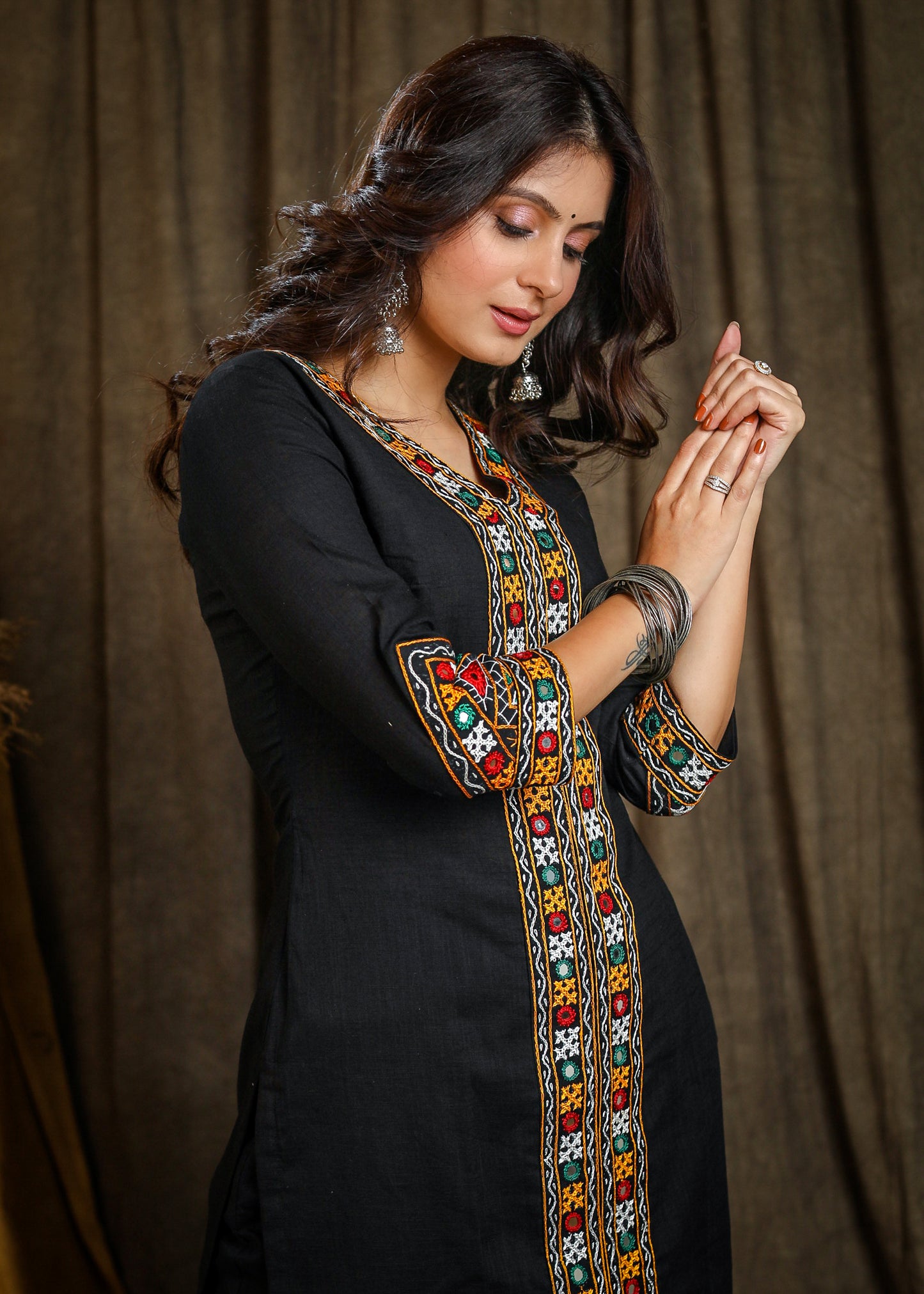 kutch work designs for dresses Kutchwork embroidery panel neck design