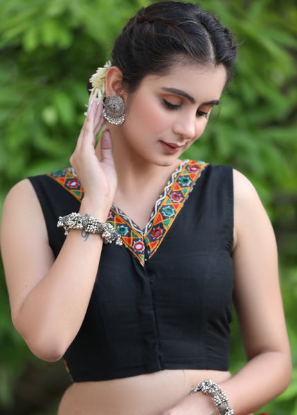 Exclusive Black Sleeveless Cotton Silk Blouse Highlighted with Mirror Lace on Neckline