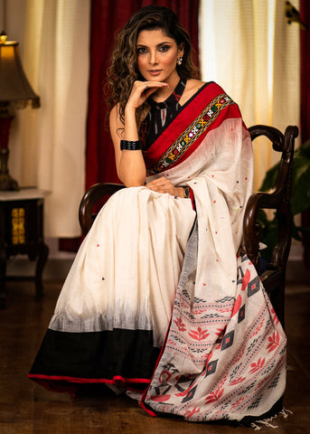 Exclusive handwoven bengal handloom saree with kutch mirror work border