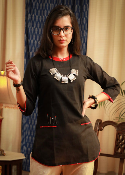 Black classy pure cotton topwear With a tinge of red bandhni