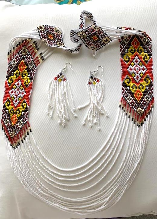 Exclusive seed bead white & yellow necklace