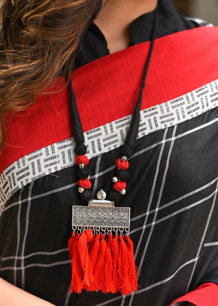 Exclusive necklace with tassels & german silver pendant - Sujatra