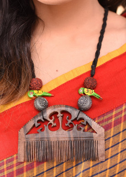 Exclusive necklace with wooden pendant - Sujatra