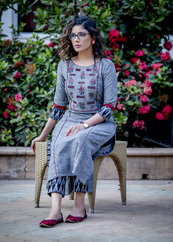 Grey handloom cotton kurta with exclusive embroidered motifs – Sujatra