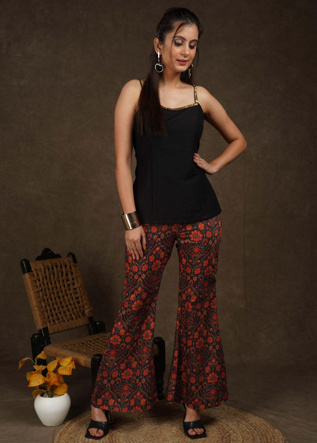 Classy floral print bootcut Pant