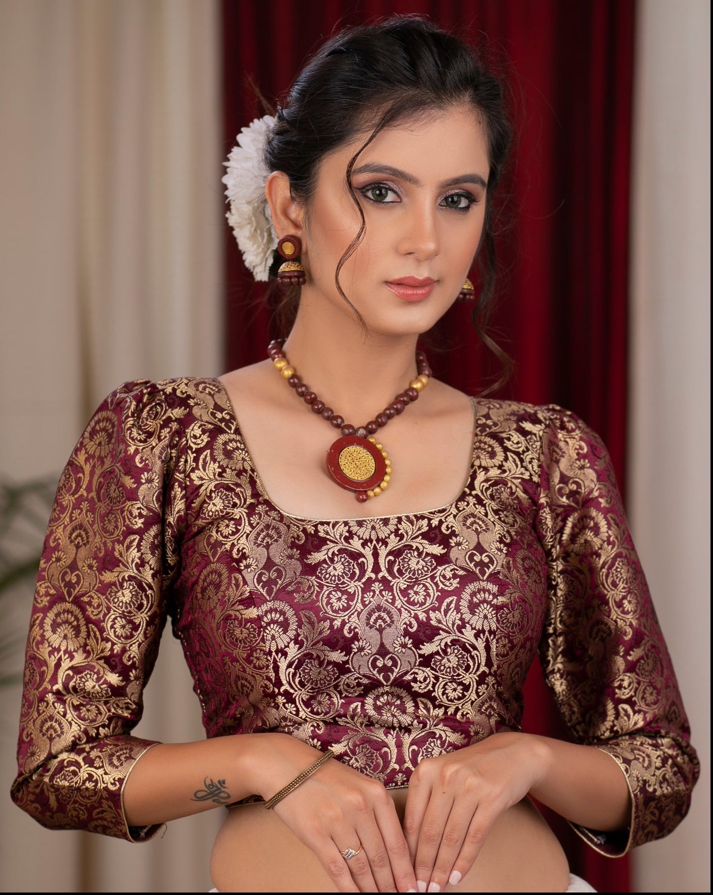 Beautiful mahogany banarasi blouse with puff 3/4 sleeves