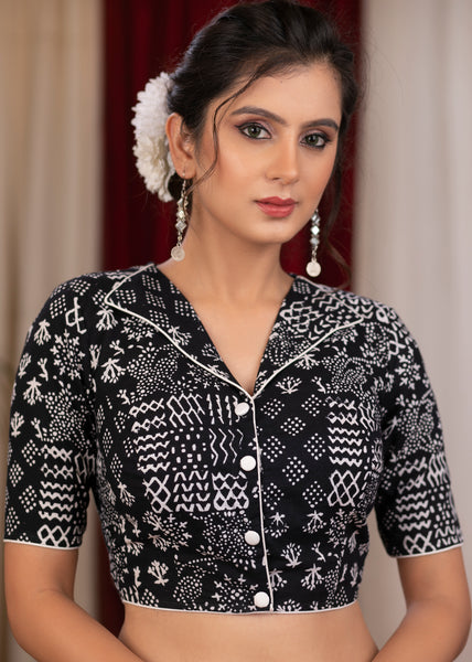 Elegant black cotton printed blouse with collar neck