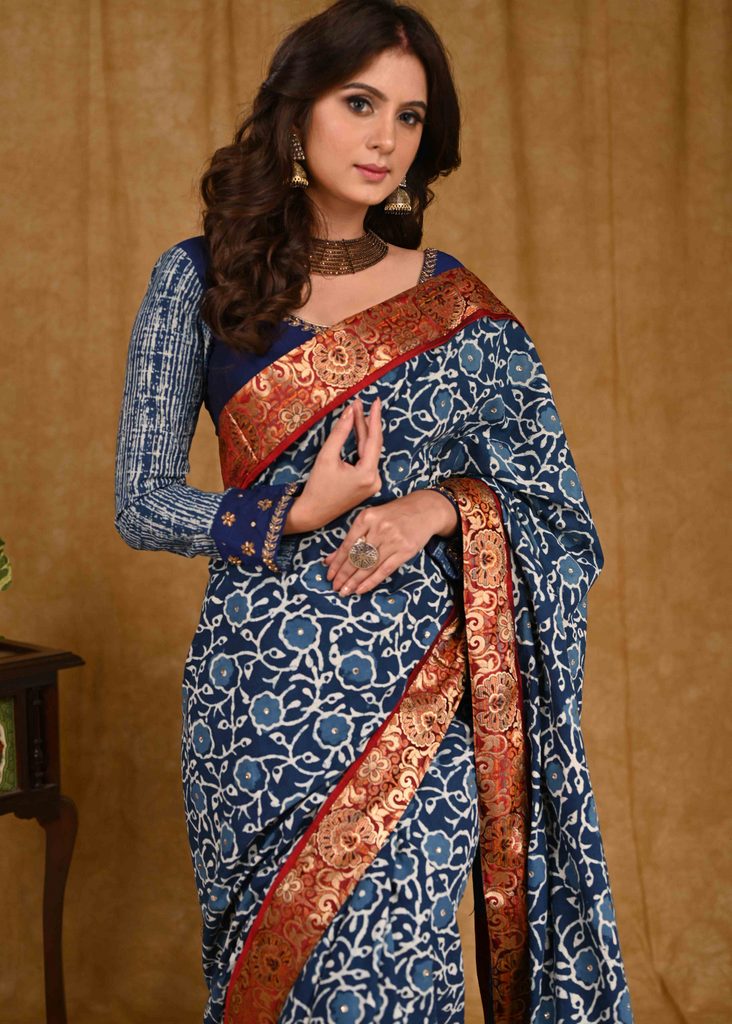 Graceful Indigo Saree With Stone Embellishment, Maroon Cotton Silk Pallu And Benarasi Border