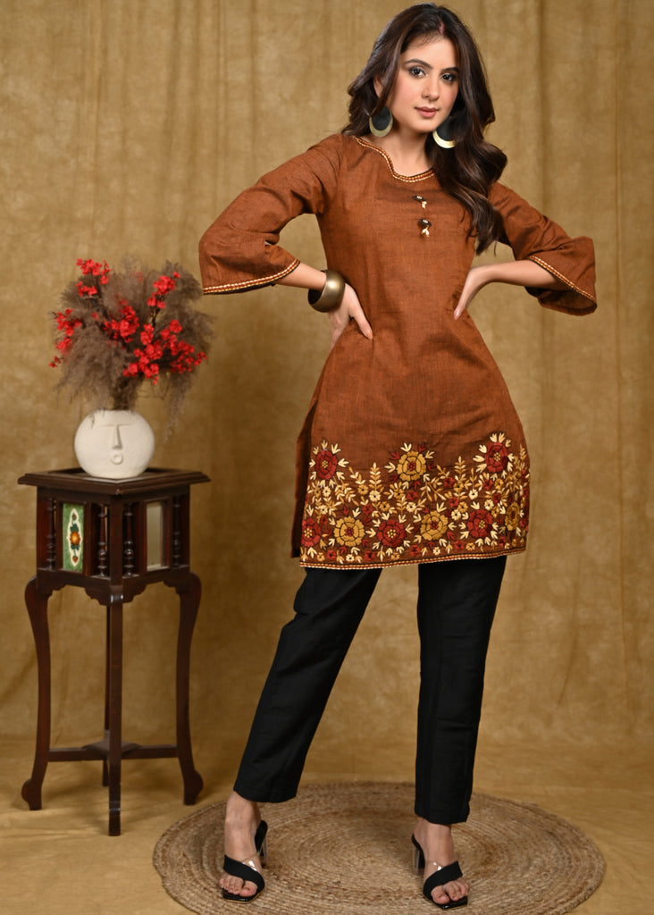Elegant Handloom Cotton Tunic with Detailed Floral Embroidery on Hemline