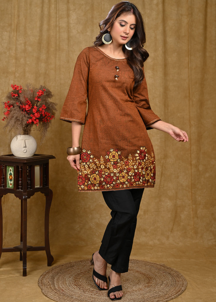 Elegant Handloom Cotton Tunic with Detailed Floral Embroidery on Hemline
